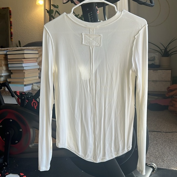 Free People soft cotton v neck long sleeve shirt size xs - Picture 2 of 6